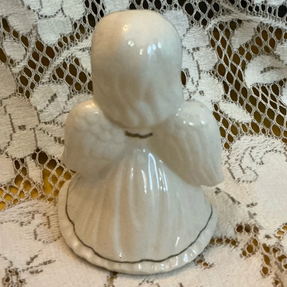 Vintage Ceramic Praying Angel Figurine Bell 5.5” Tall x 4” Wingspan Décor